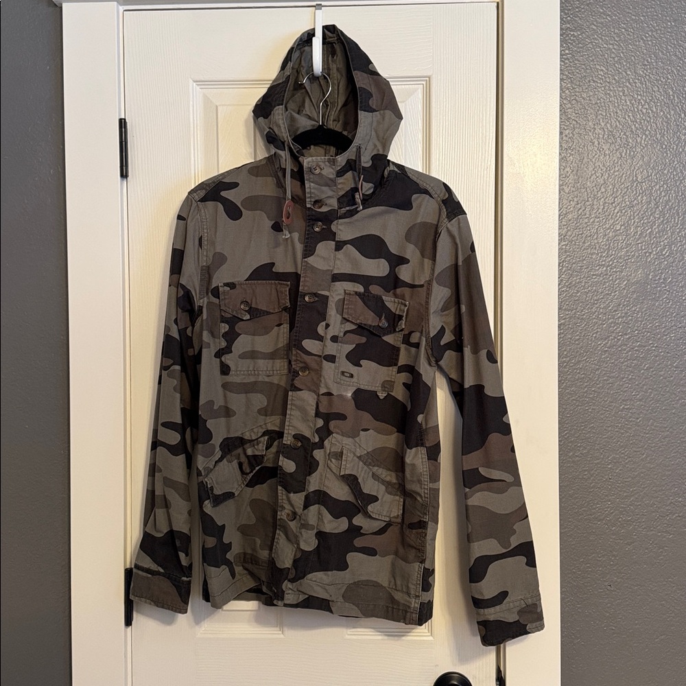 Amazing Oakley camouflage jacket size Medium. - Picture 6 of 6